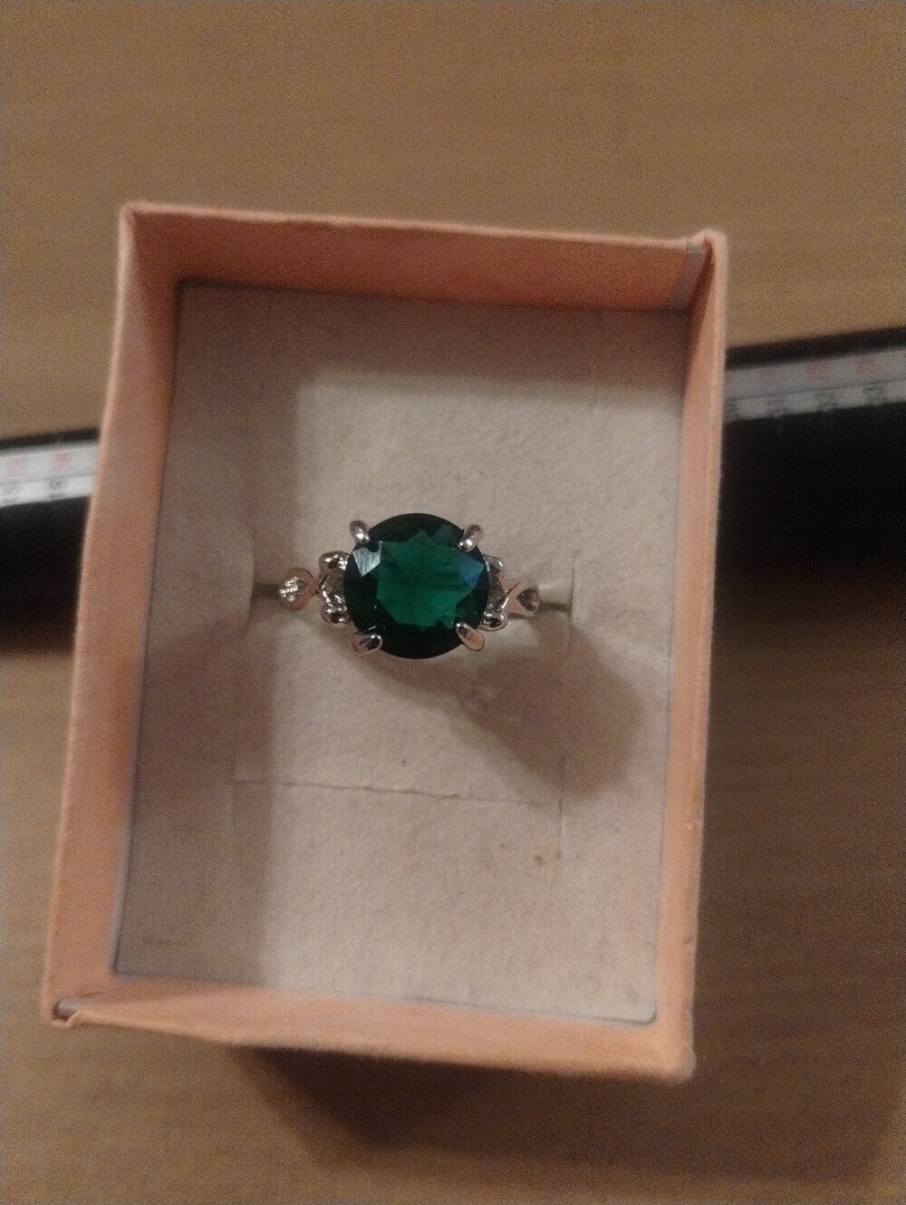 New Emerald Green Oval Statement Ring Size 7.5 Costume Jewelry Silver Tone